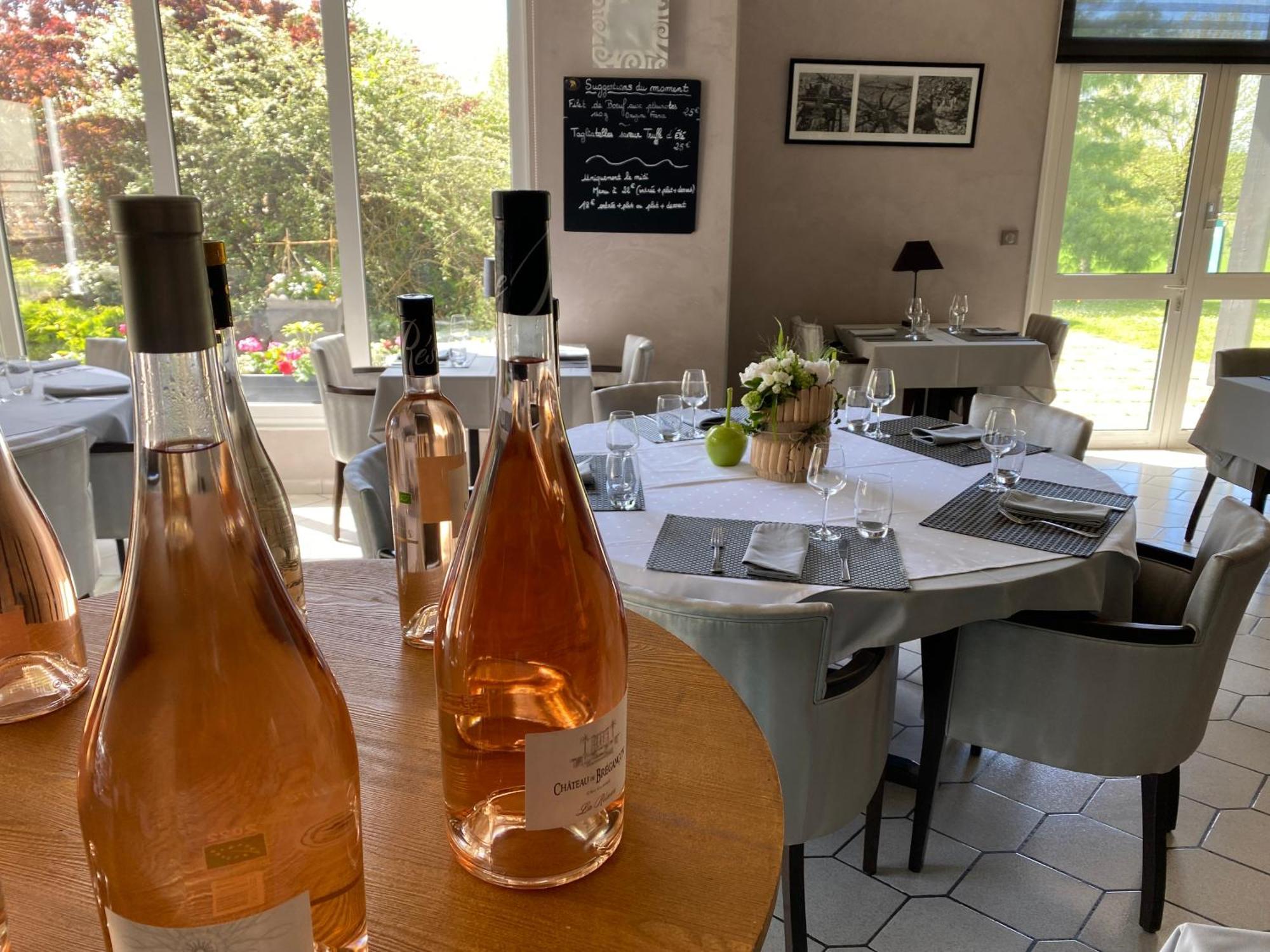 Les Orchidees , Hotel & Restaurant Verdun-sur-Meuse ภายนอก รูปภาพ