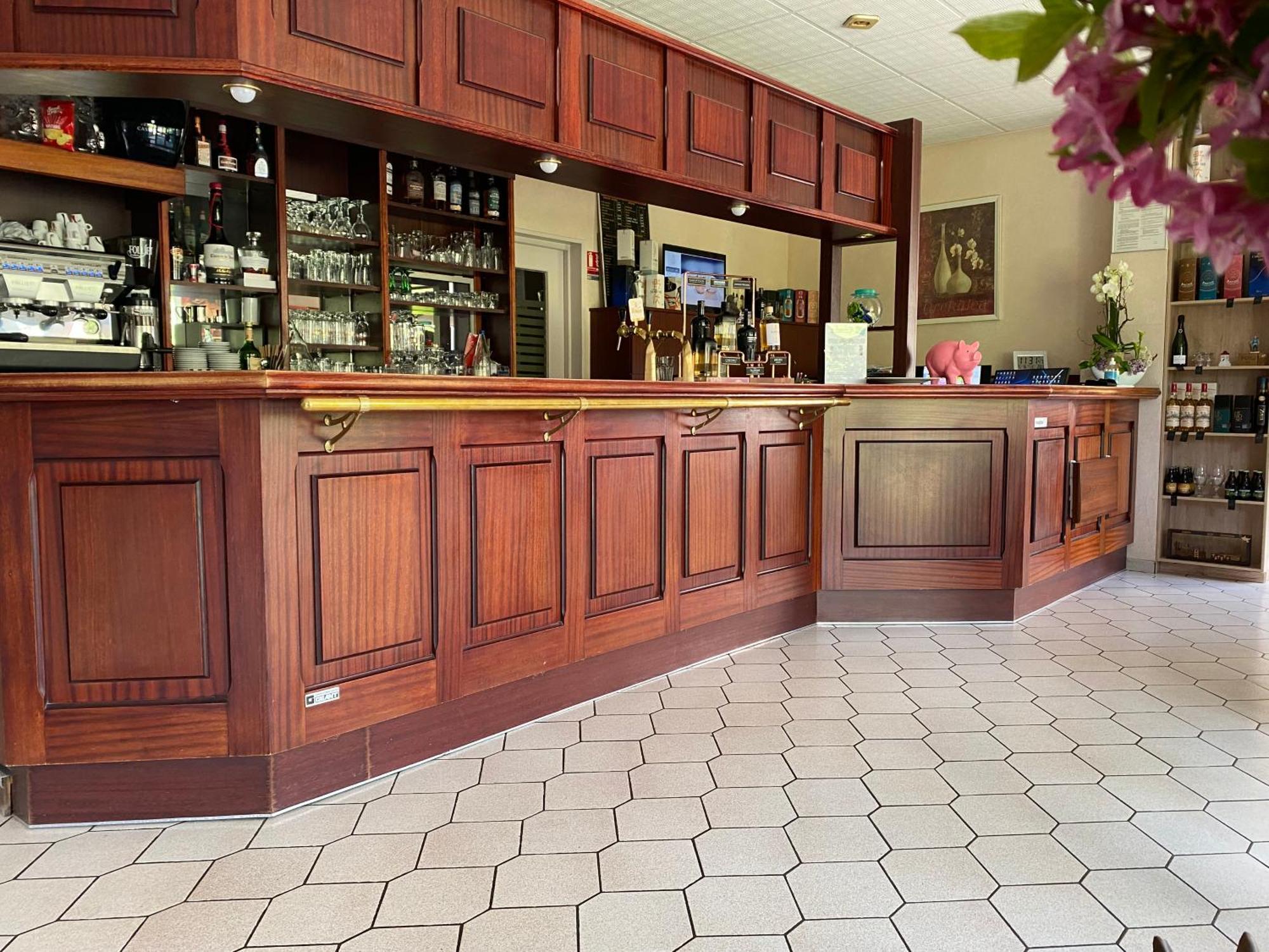 Les Orchidees , Hotel & Restaurant Verdun-sur-Meuse ภายนอก รูปภาพ