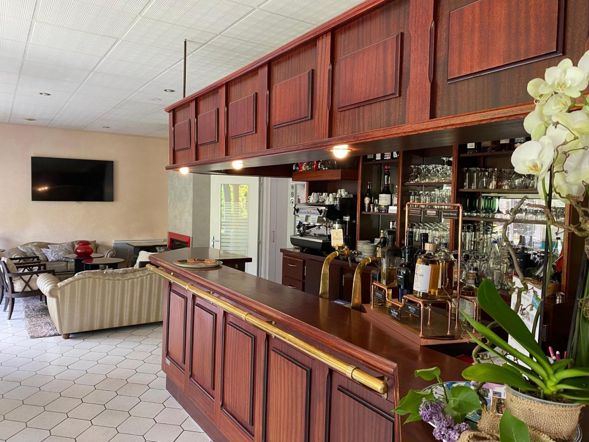 Les Orchidees , Hotel & Restaurant Verdun-sur-Meuse ภายนอก รูปภาพ