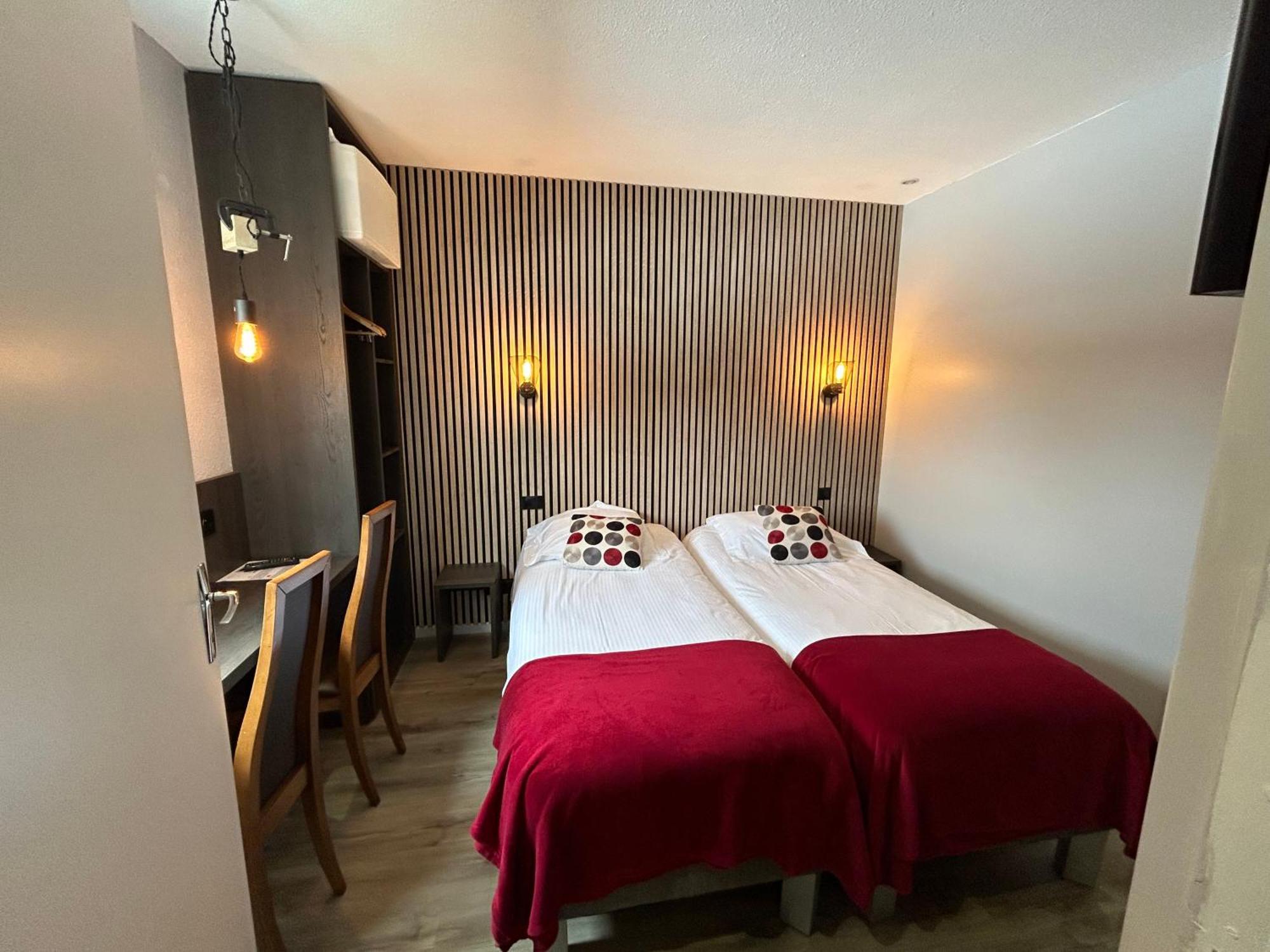 Les Orchidees , Hotel & Restaurant Verdun-sur-Meuse ภายนอก รูปภาพ