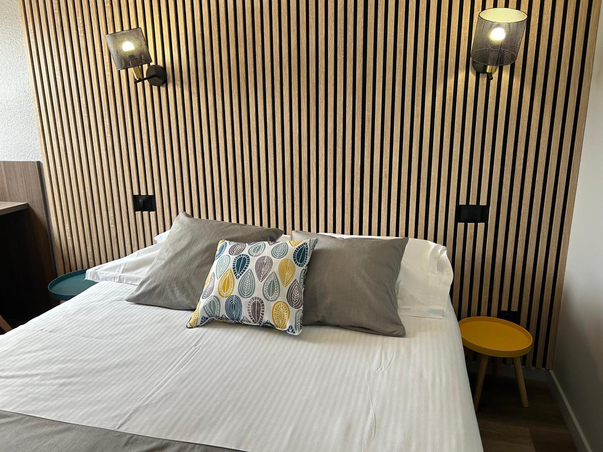 Les Orchidees , Hotel & Restaurant Verdun-sur-Meuse ภายนอก รูปภาพ