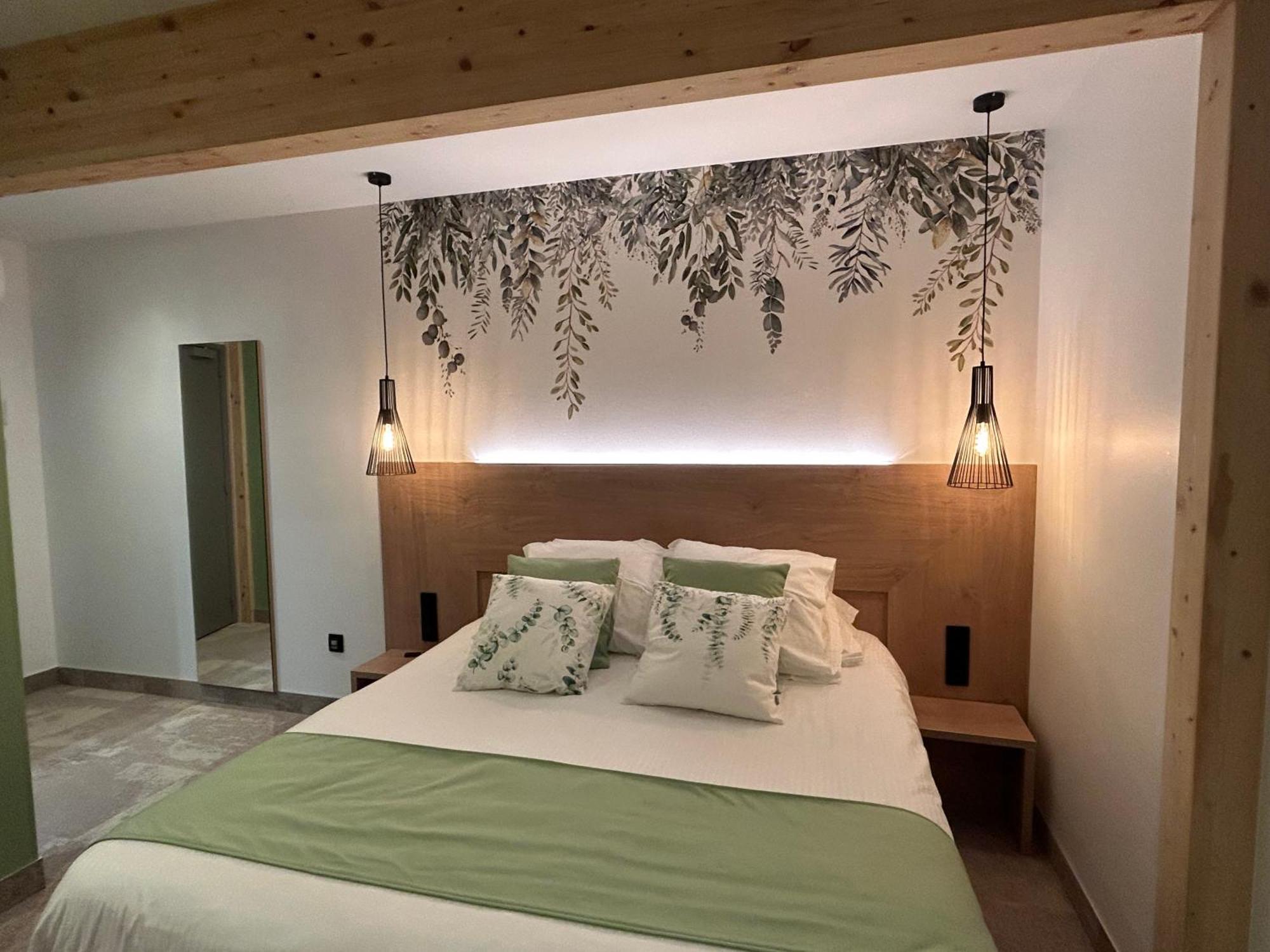 Les Orchidees , Hotel & Restaurant Verdun-sur-Meuse ภายนอก รูปภาพ